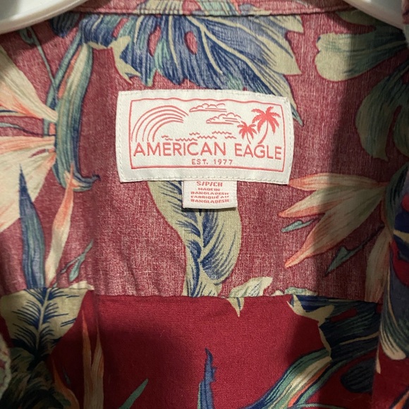 Men’s American Eagle Red Hawaiian Summer Button Down Short Sleeve Shirt - Picture 3 of 3